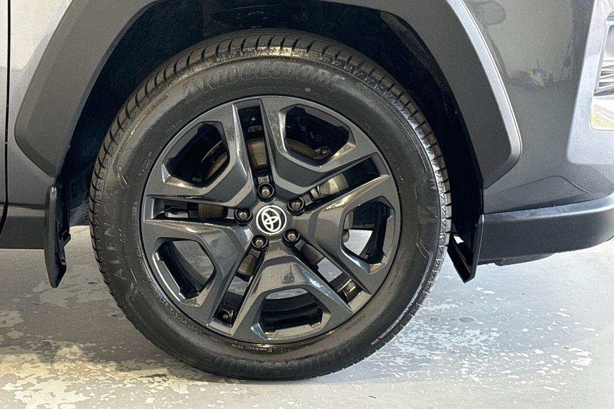 2024 Toyota RAV4 Edge AXAH54R