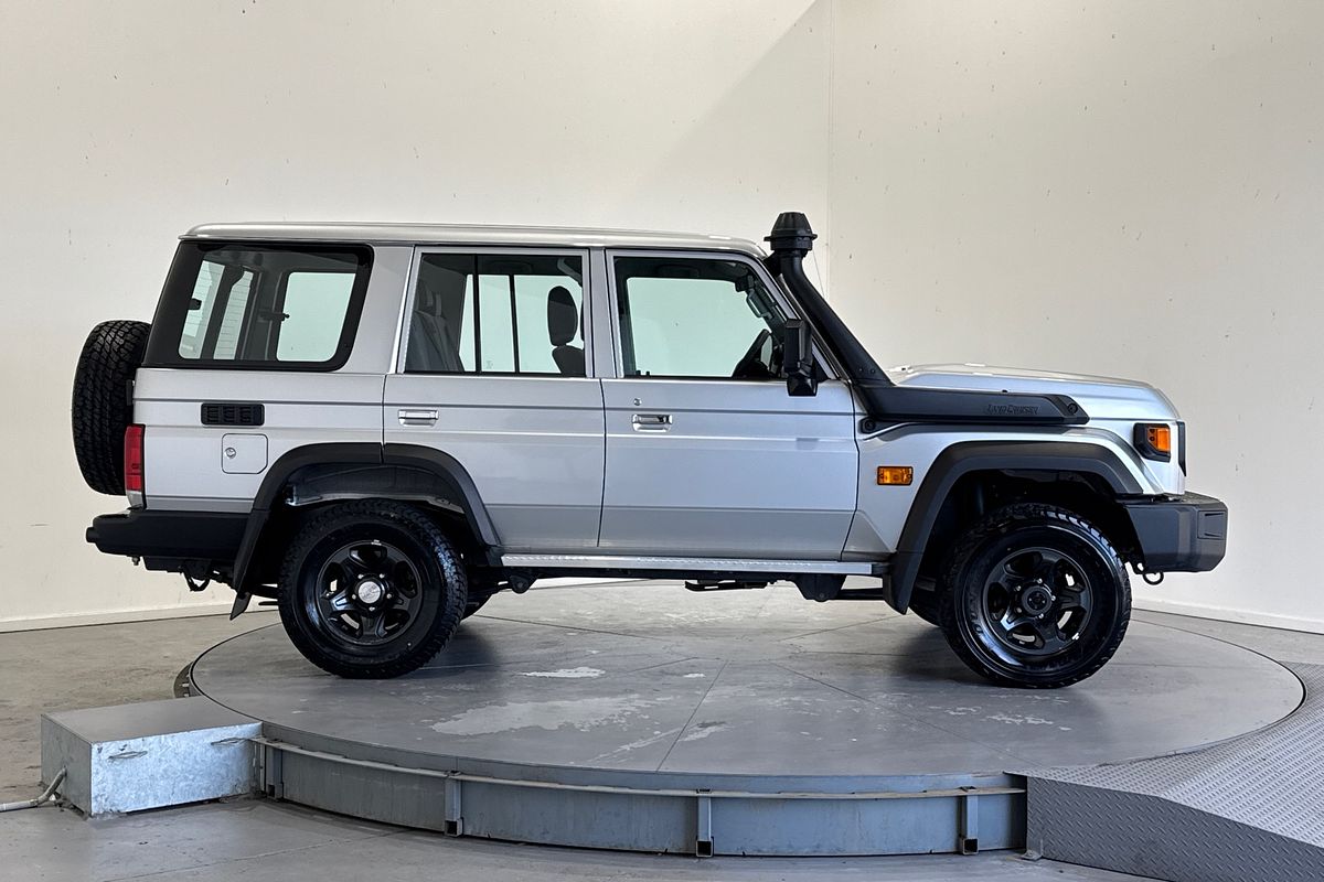 2024 Toyota Landcruiser GXL VDJL76R