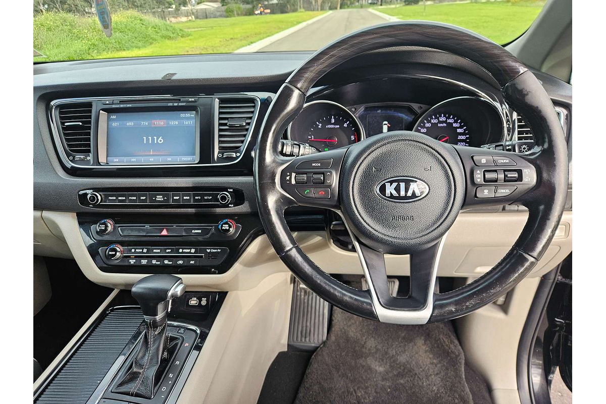 2017 Kia Carnival Platinum YP