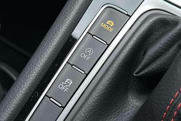 2020 Volkswagen Golf GTI 7.5 thumb-14