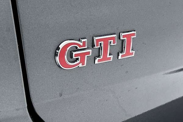 2020 Volkswagen Golf GTI 7.5 thumb-21