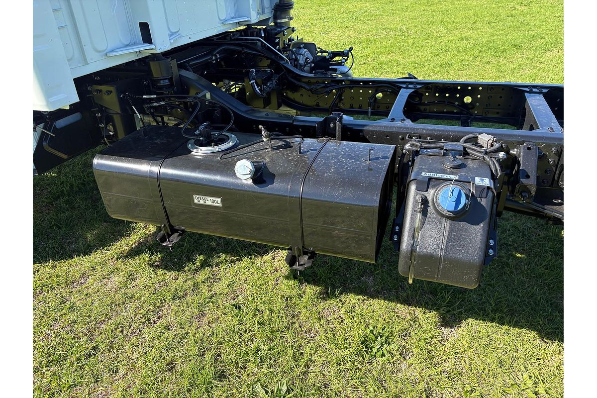 2026 Fuso Canter 4x4 image 7