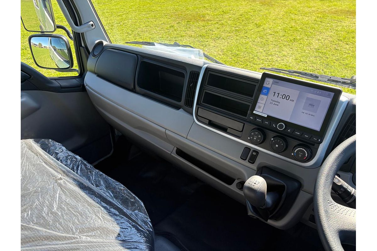 2026 Fuso Canter 4x4 image 11