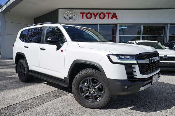 2025 Toyota Landcruiser GR Sport FJA300R