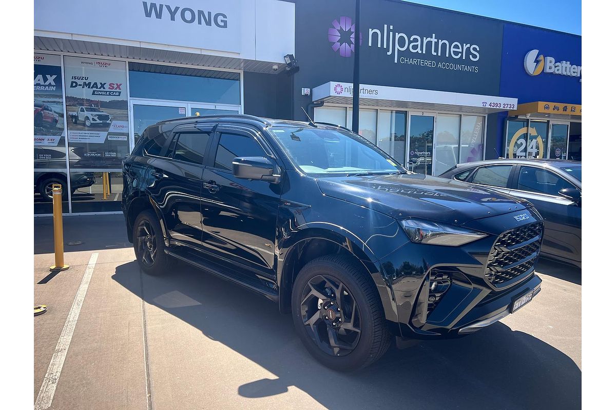 2025 Isuzu MU-X X-TERRAIN