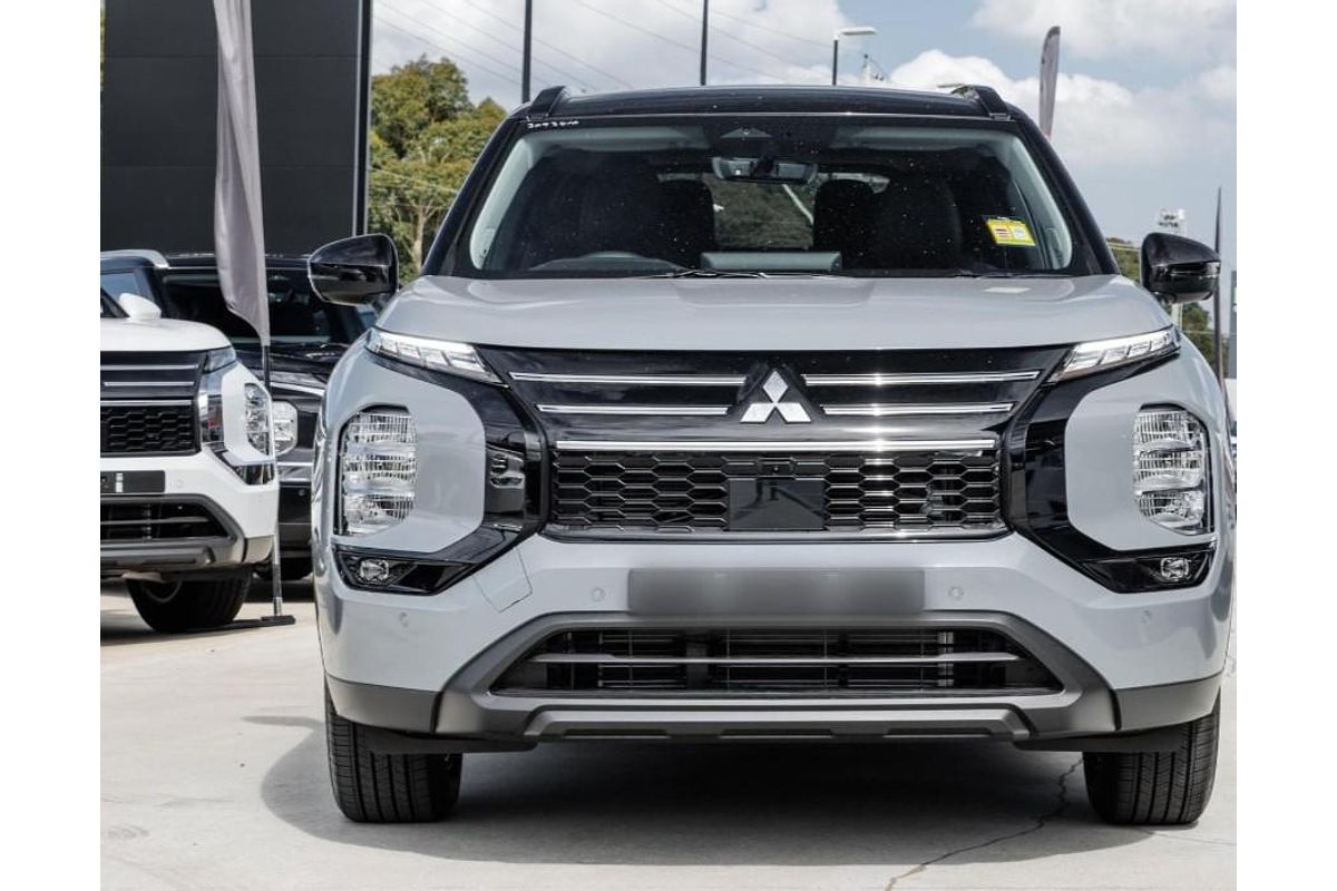 2025 Mitsubishi Outlander LS ZM