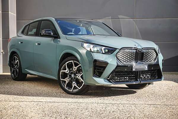 2025 BMW iX2 xDrive30 M Sport U10