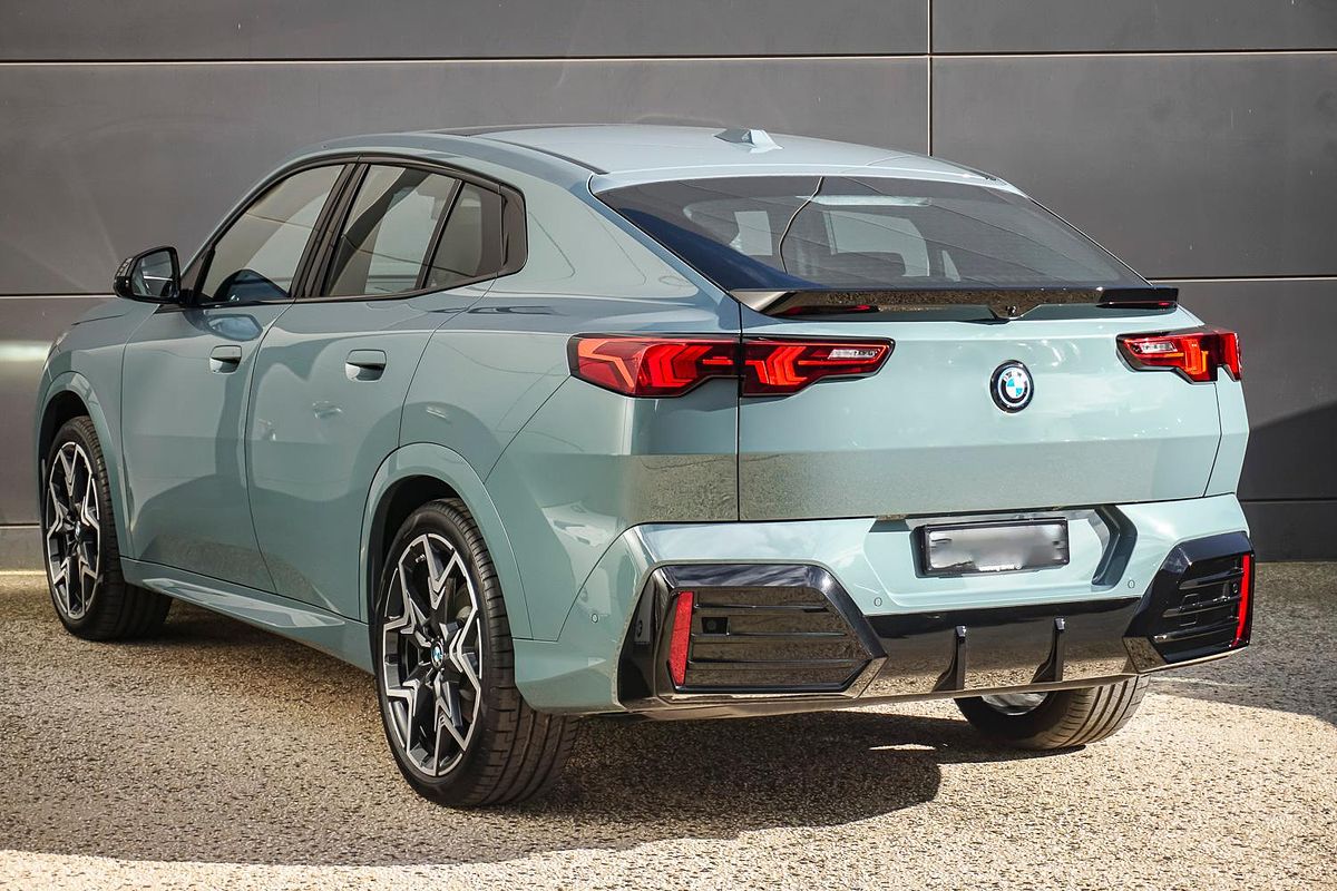 2025 BMW iX2 xDrive30 M Sport U10