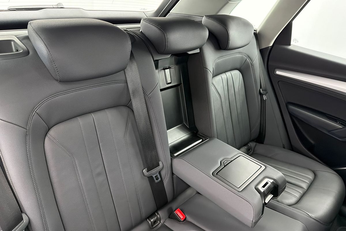 2022 Audi Q5 40 TDI FY