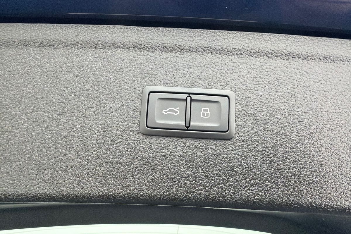 2022 Audi Q5 40 TDI FY