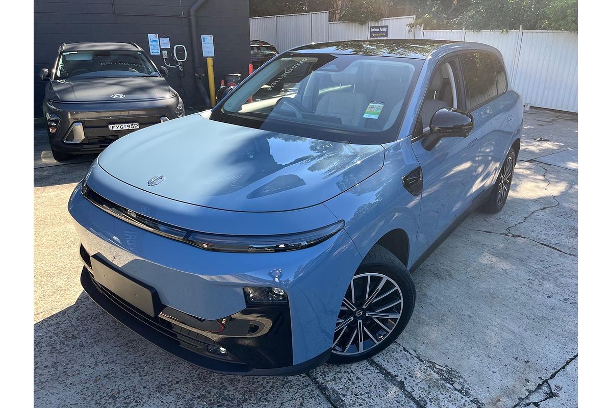 2025 Leapmotor B10 Design LR A12