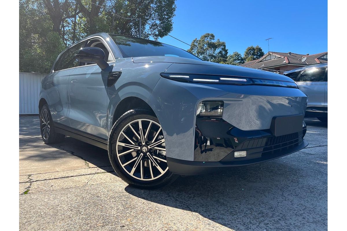 2025 Leapmotor B10 Design LR A12