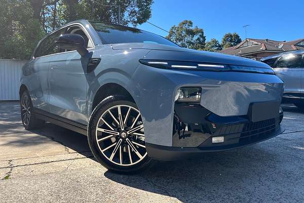 2025 Leapmotor B10 Design LR A12