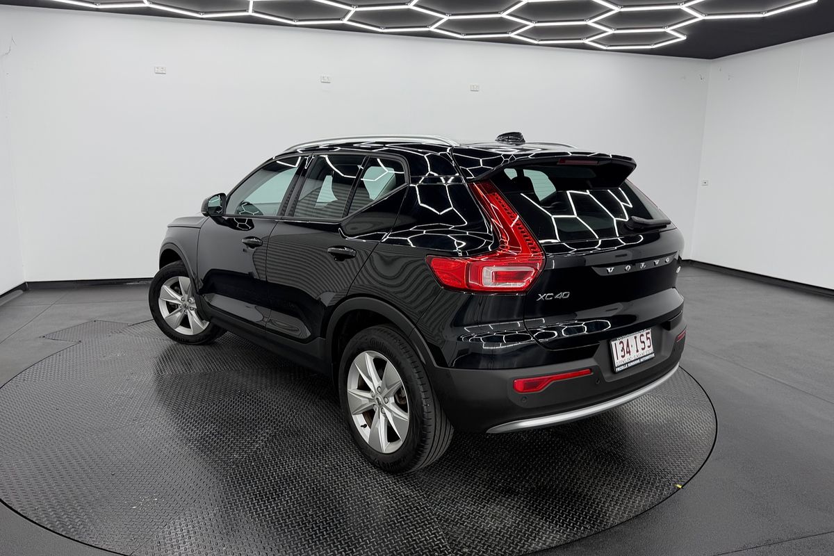 2023 Volvo XC40 Ultimate B4 Bright