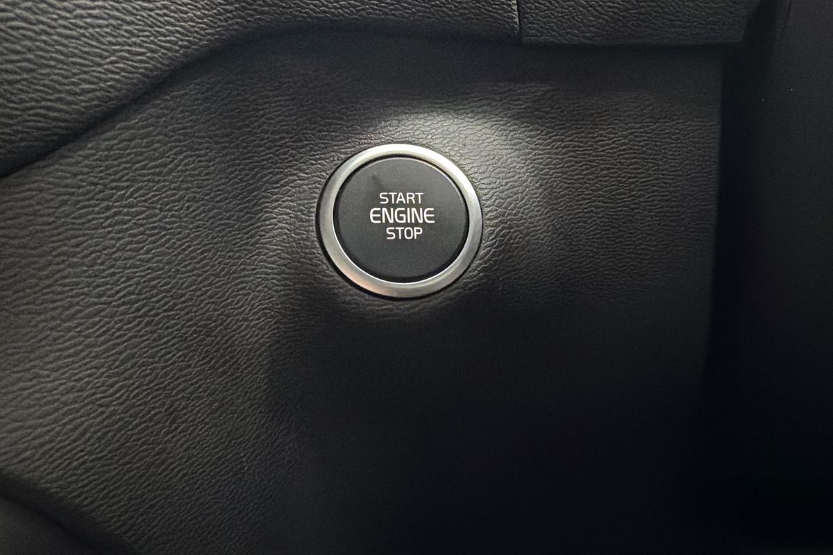 2023 Volvo XC40 Ultimate B4 Bright