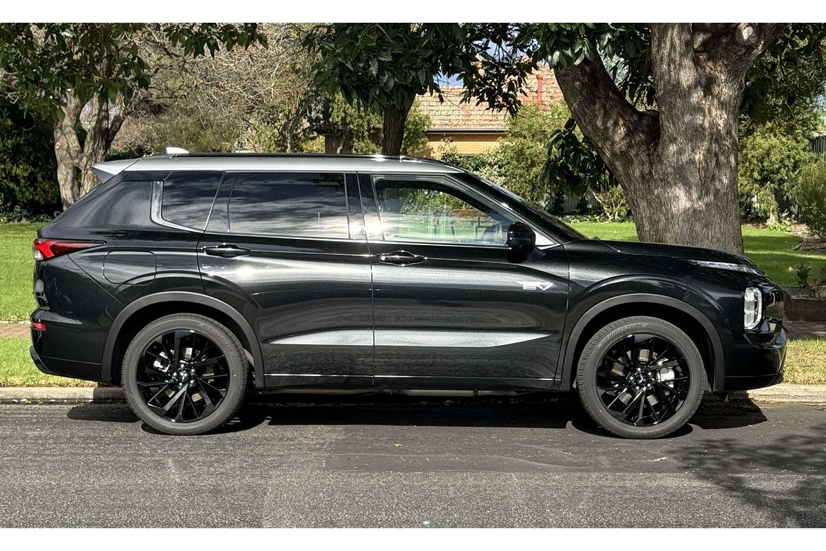 2024 Mitsubishi Outlander PHEV GSR ZM