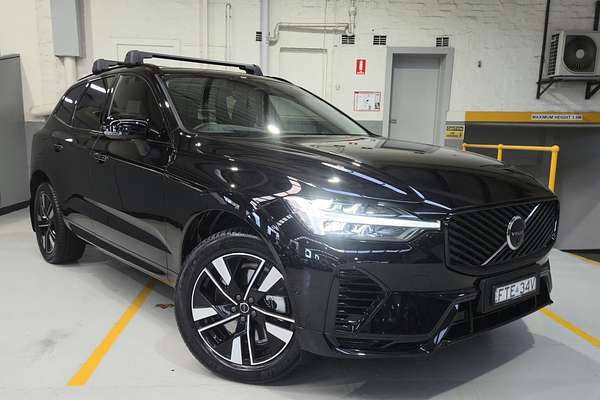 2025 Volvo XC60 Plus T8 Plug-In Hybrid Dark