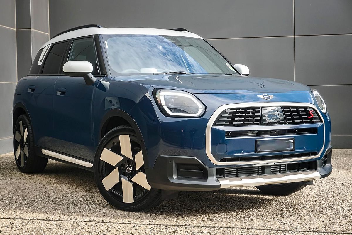 2026 MINI Countryman S Favoured U25