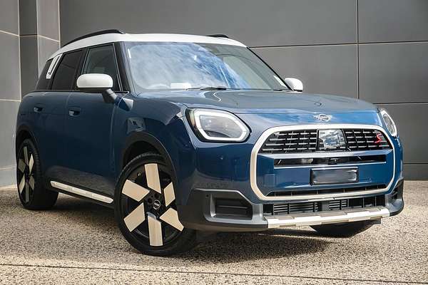 2026 MINI Countryman S Favoured U25