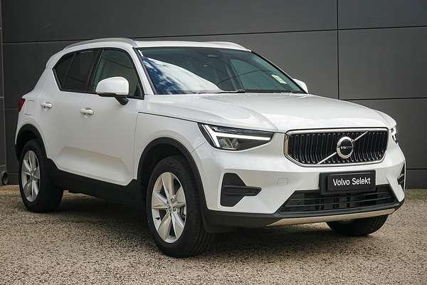 2026 Volvo XC40 Plus B4