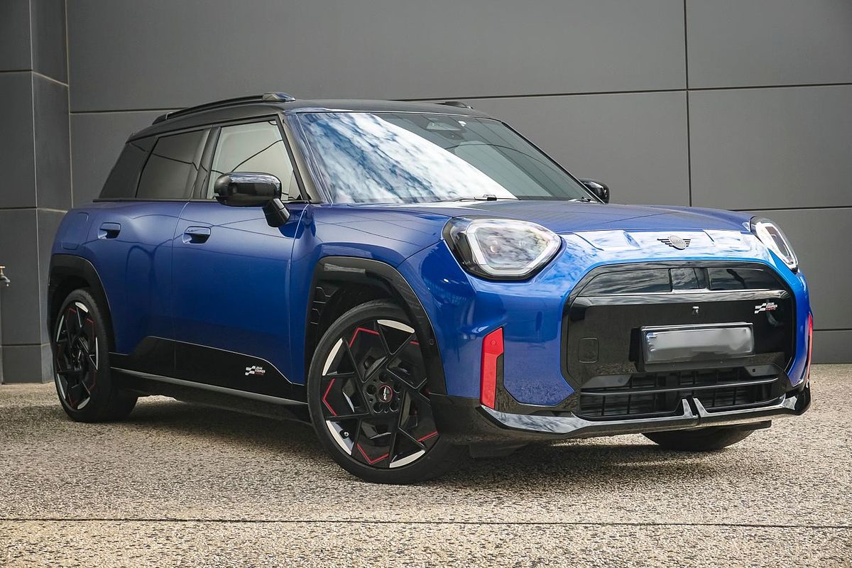 2025 MINI Aceman JCW E Favoured J05