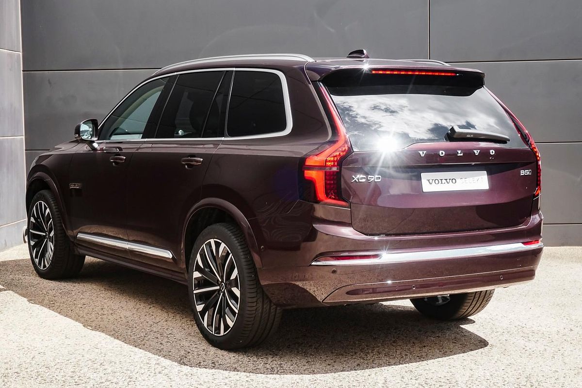 2025 Volvo XC90 Ultra B5 Bright