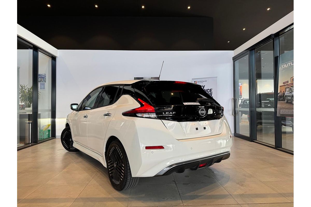 2023 Nissan LEAF ZE1