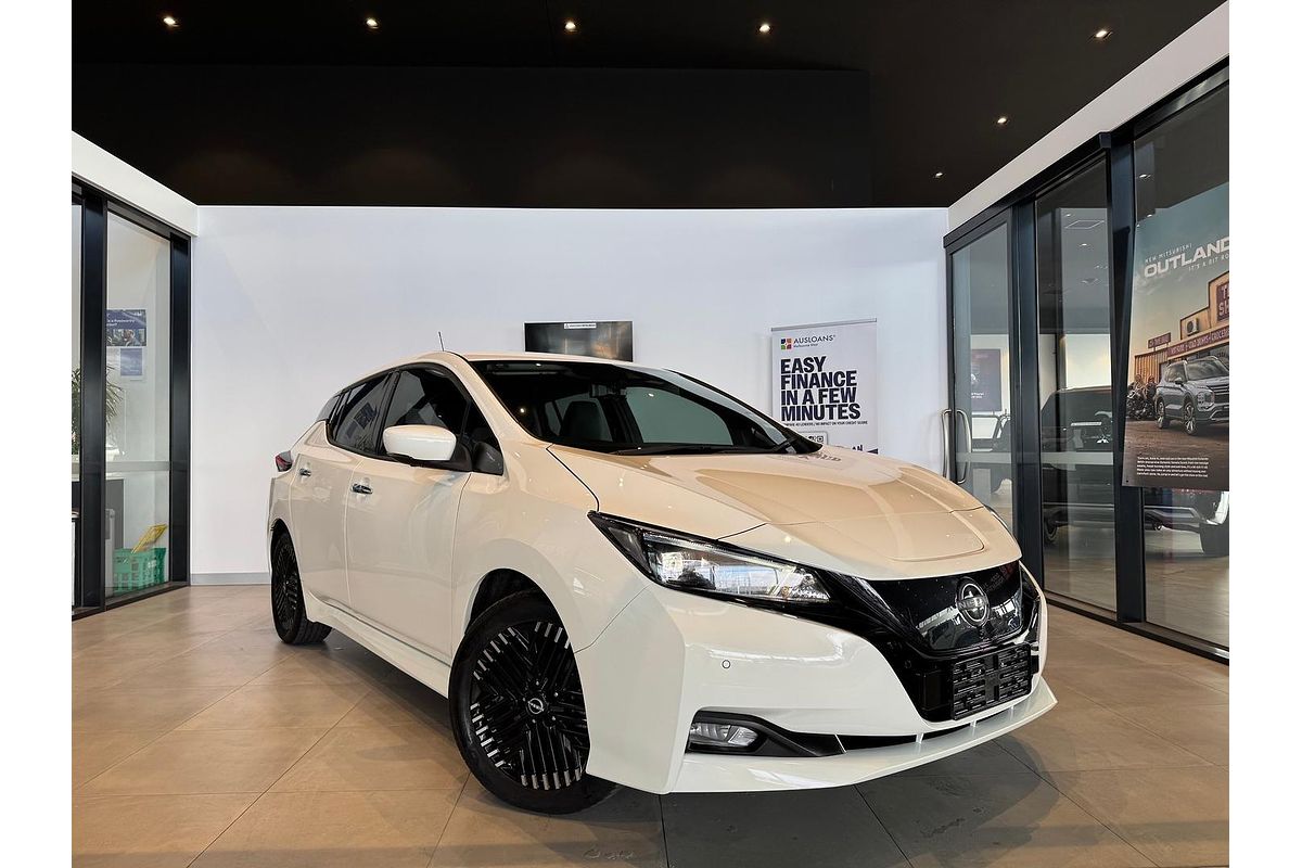 2023 Nissan LEAF ZE1
