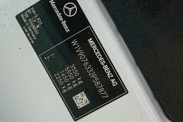 2023 Mercedes-Benz Sprinter 315CDI VS30 MWB Low Roof thumb-19