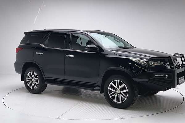 2019 Toyota Fortuner Crusade GUN156R thumb-1