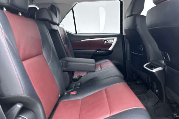2019 Toyota Fortuner Crusade GUN156R thumb-11