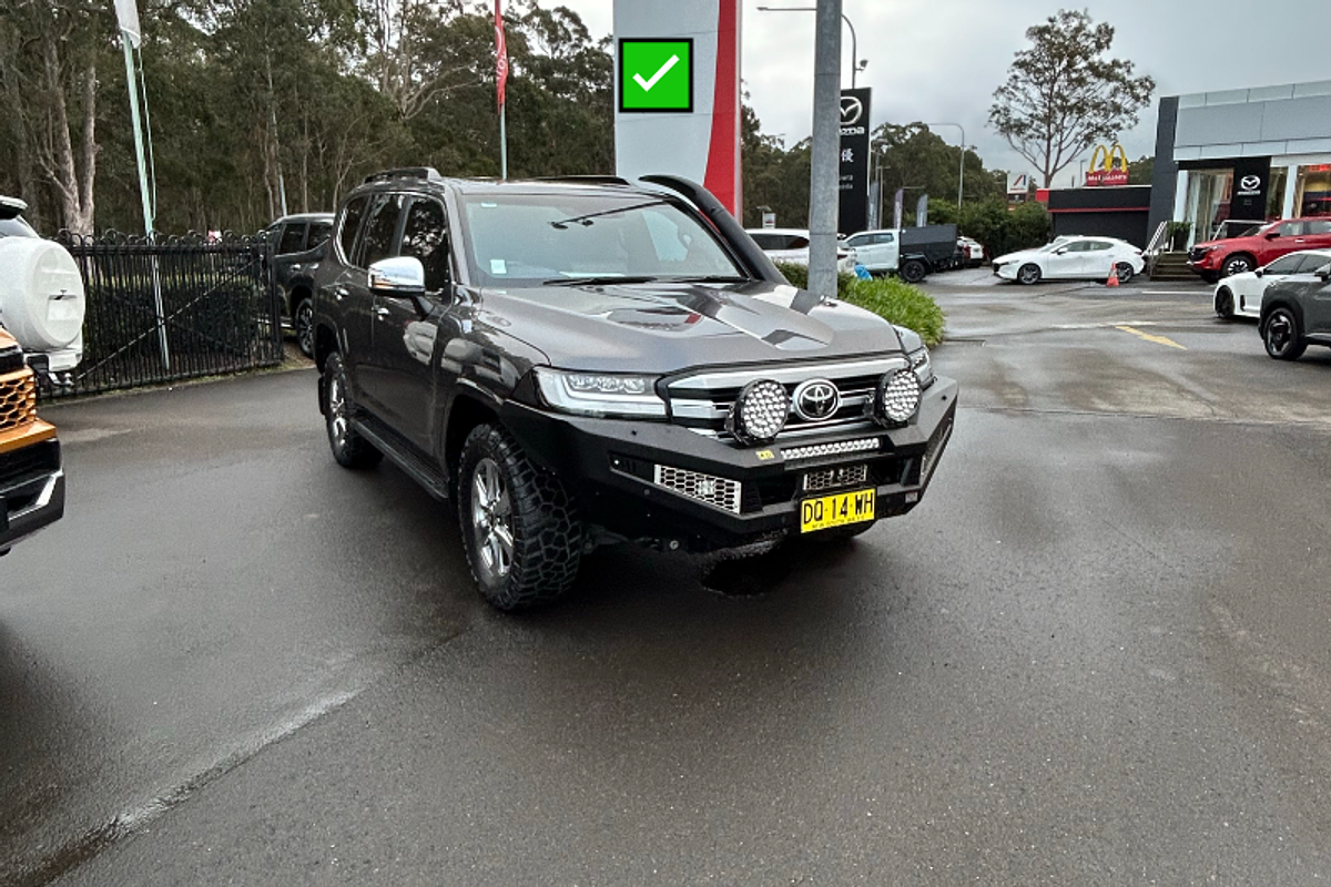 2023 Toyota Landcruiser Sahara FJA300R