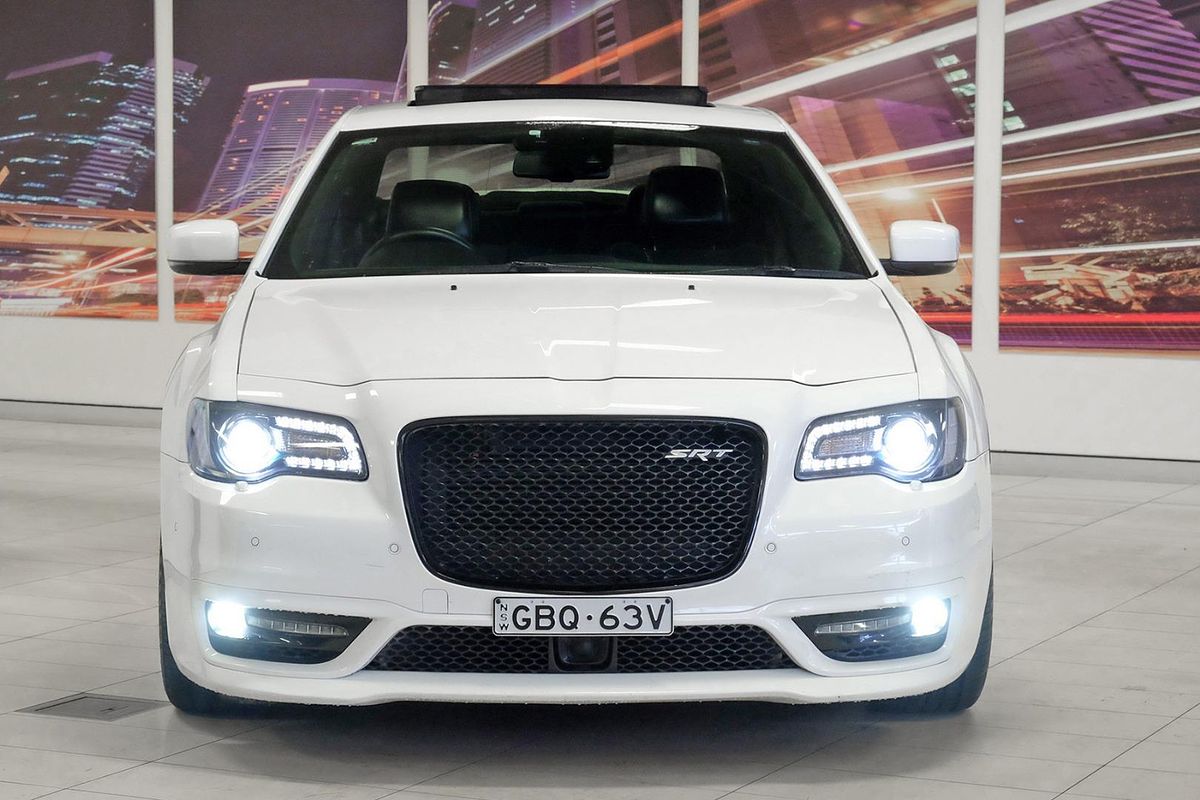2017 Chrysler 300 SRT Hyperblack LX image 4