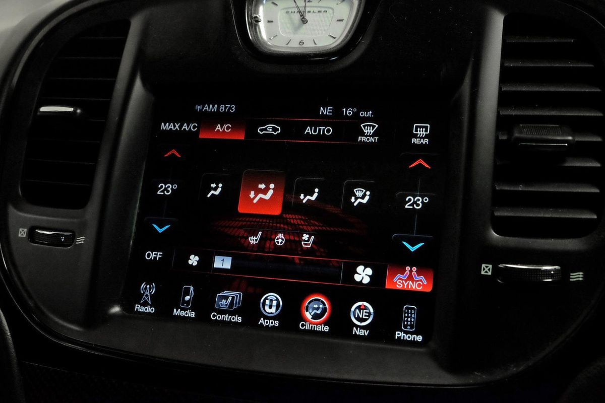 2017 Chrysler 300 SRT Hyperblack LX image 12