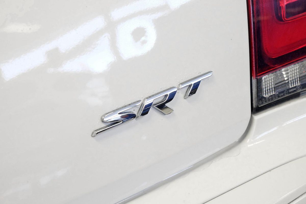 2017 Chrysler 300 SRT Hyperblack LX image 23