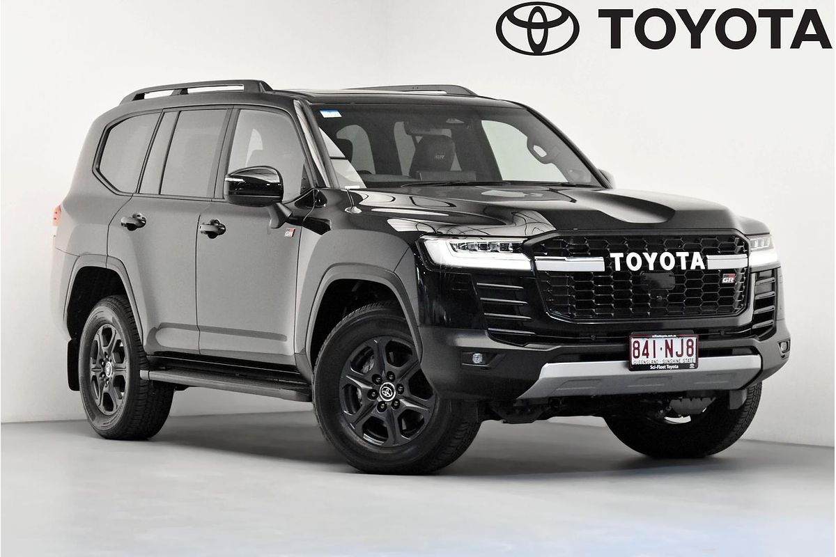 2025 Toyota Landcruiser GR Sport FJA300R