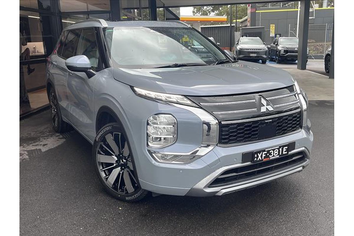 2025 Mitsubishi Outlander Exceed ZM