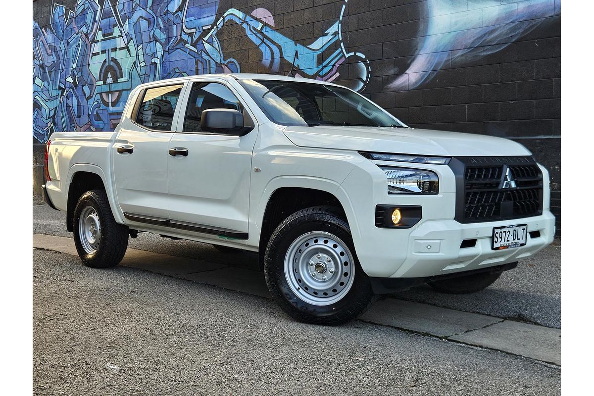 2025 Mitsubishi Triton GLX MV 4X4