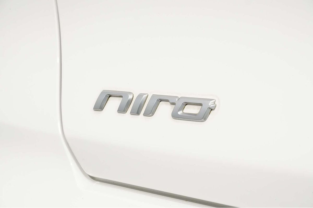 2021 Kia Niro Hybrid Sport DE