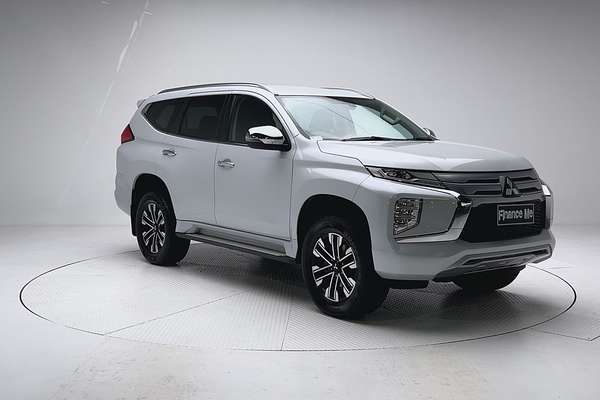 2024 Mitsubishi Pajero Sport GLS QF thumb-1