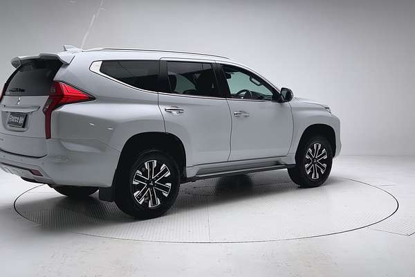 2024 Mitsubishi Pajero Sport GLS QF thumb-7