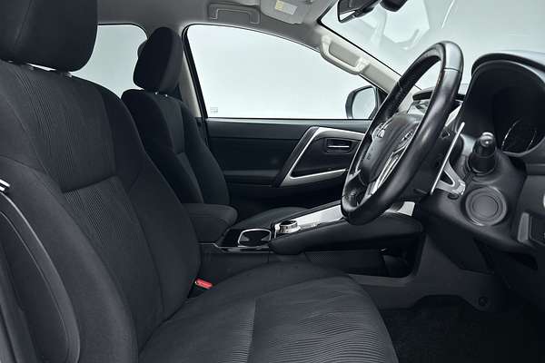 2024 Mitsubishi Pajero Sport GLS QF thumb-12