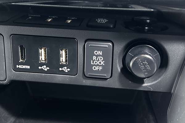 2024 Mitsubishi Pajero Sport GLS QF thumb-15