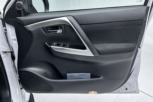 2024 Mitsubishi Pajero Sport GLS QF thumb-18