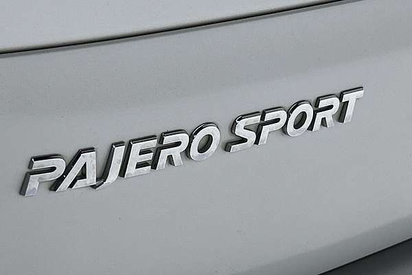 2024 Mitsubishi Pajero Sport GLS QF thumb-21