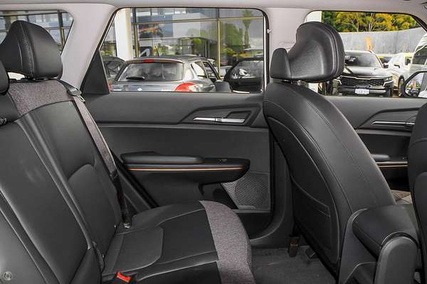 2026 Kia EV5 Air Standard Range OVc thumb-7
