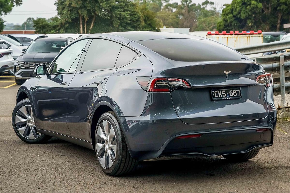 2023 Tesla Model Y Rear-Wheel Drive