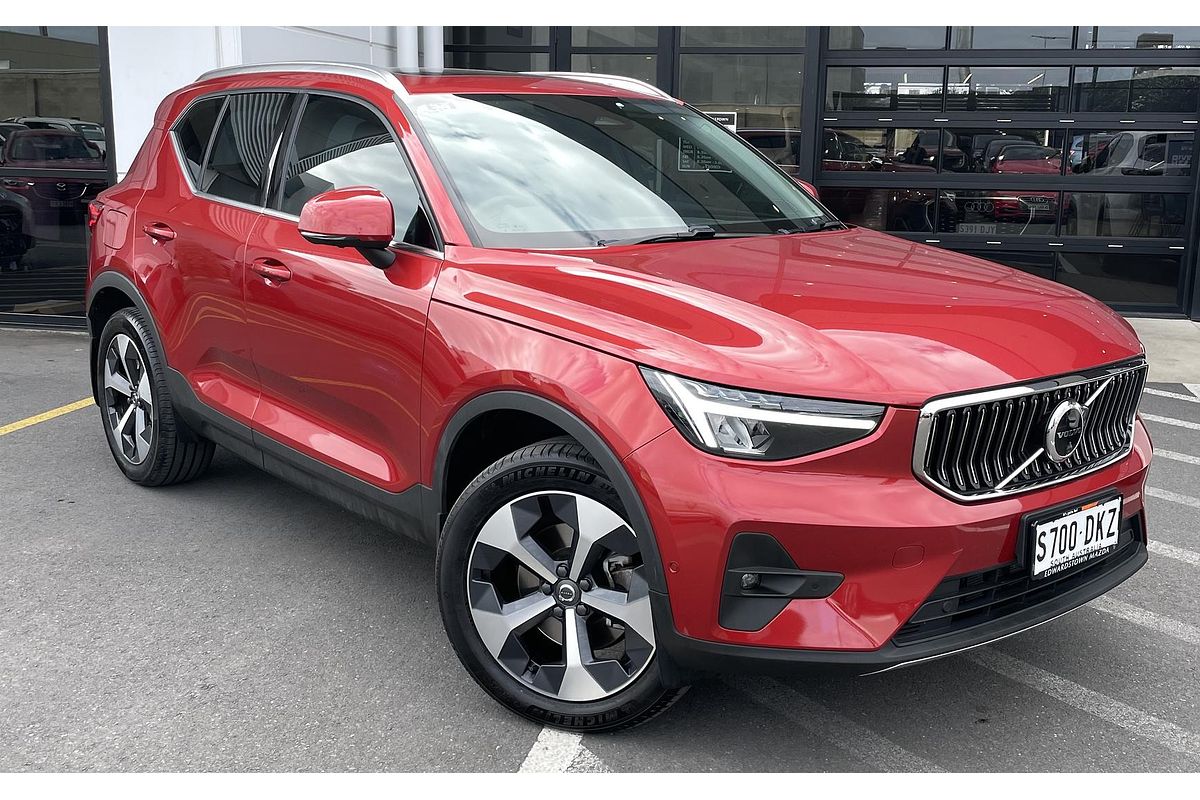 2023 Volvo XC40 Ultimate B4 Bright