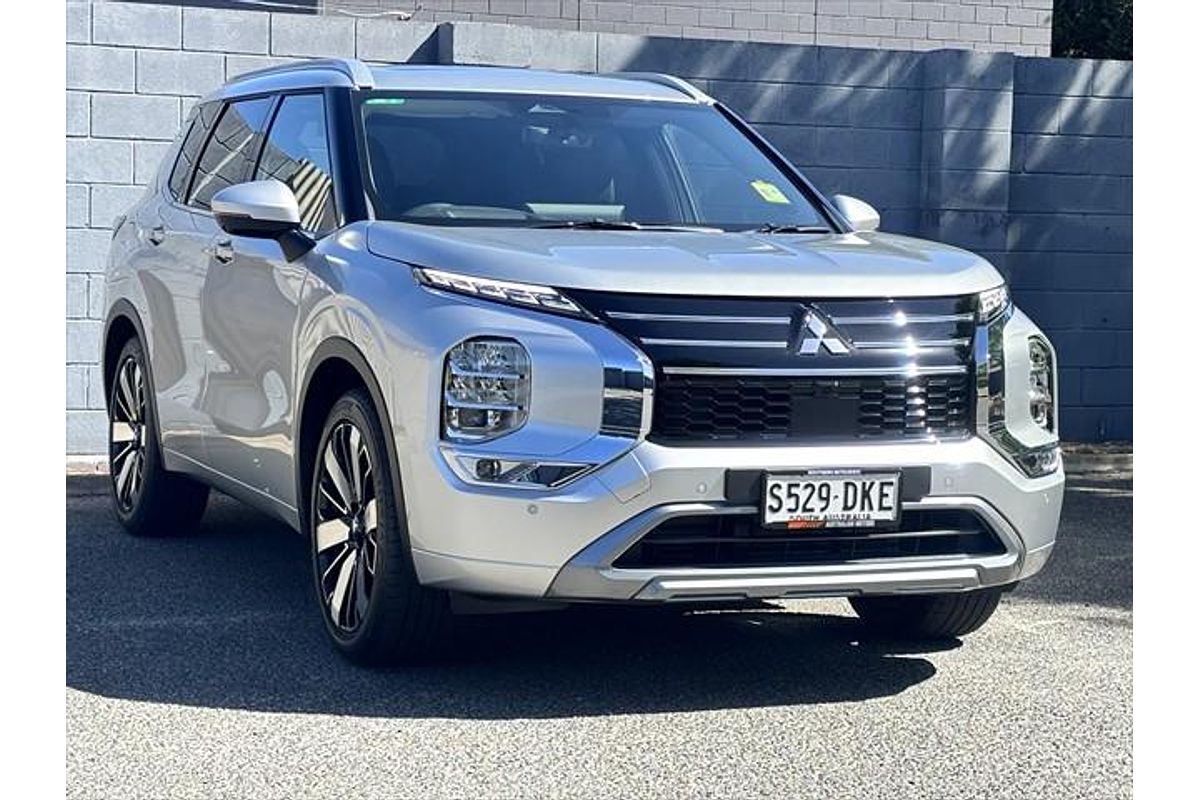 2025 Mitsubishi Outlander Exceed ZM