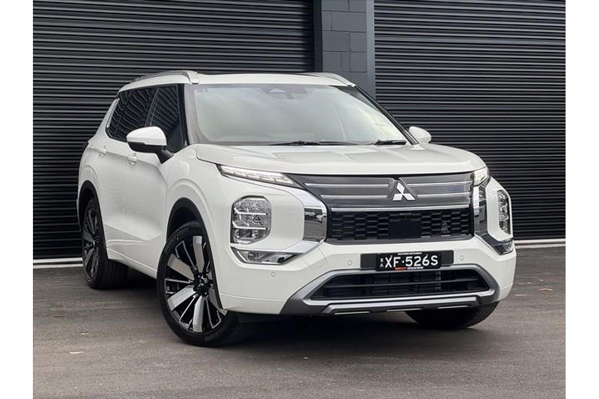 2025 Mitsubishi Outlander Exceed ZM